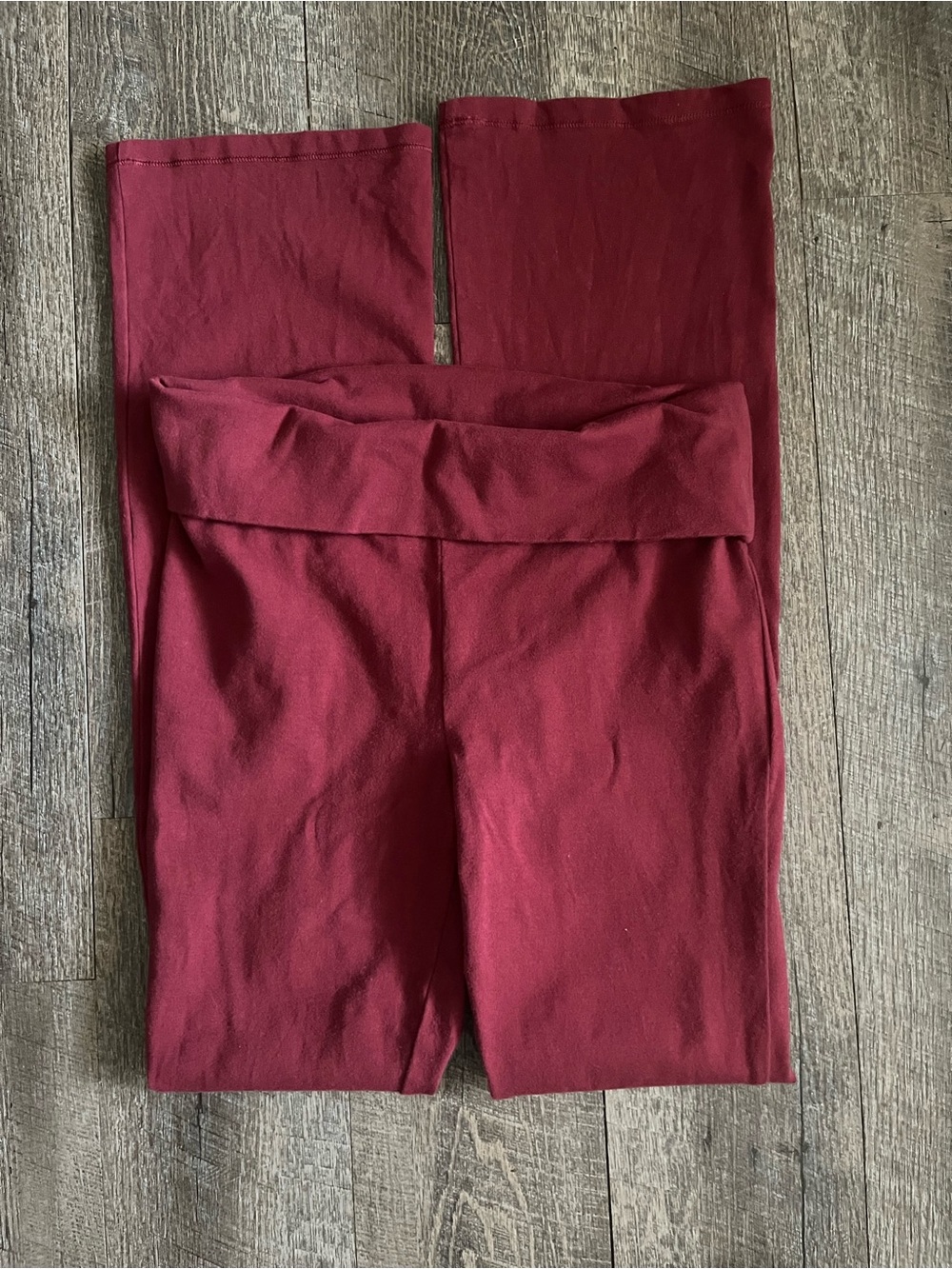 Aritzia Fold-Over Waist Leggings in Wine